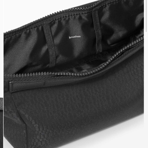 NWT lululemon Travel Easy Kit - Picture 2 of 6